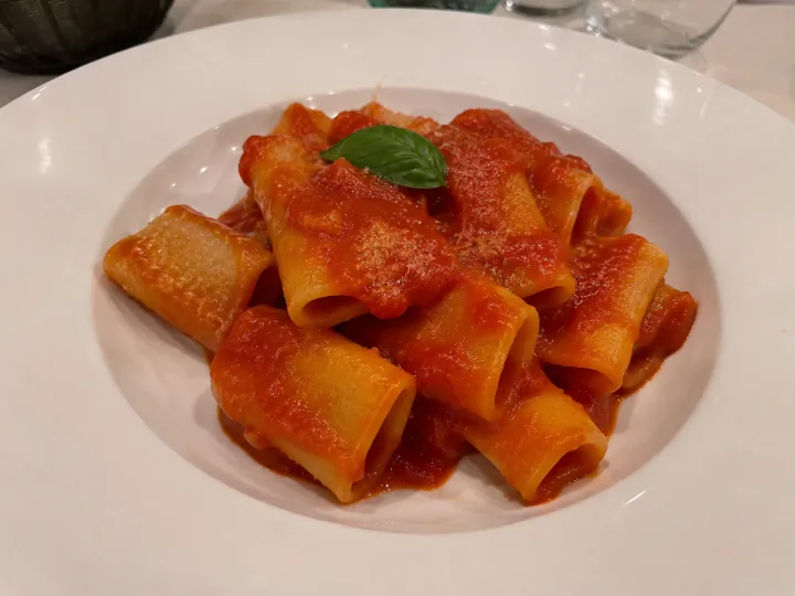 Paccheri al pomodoro